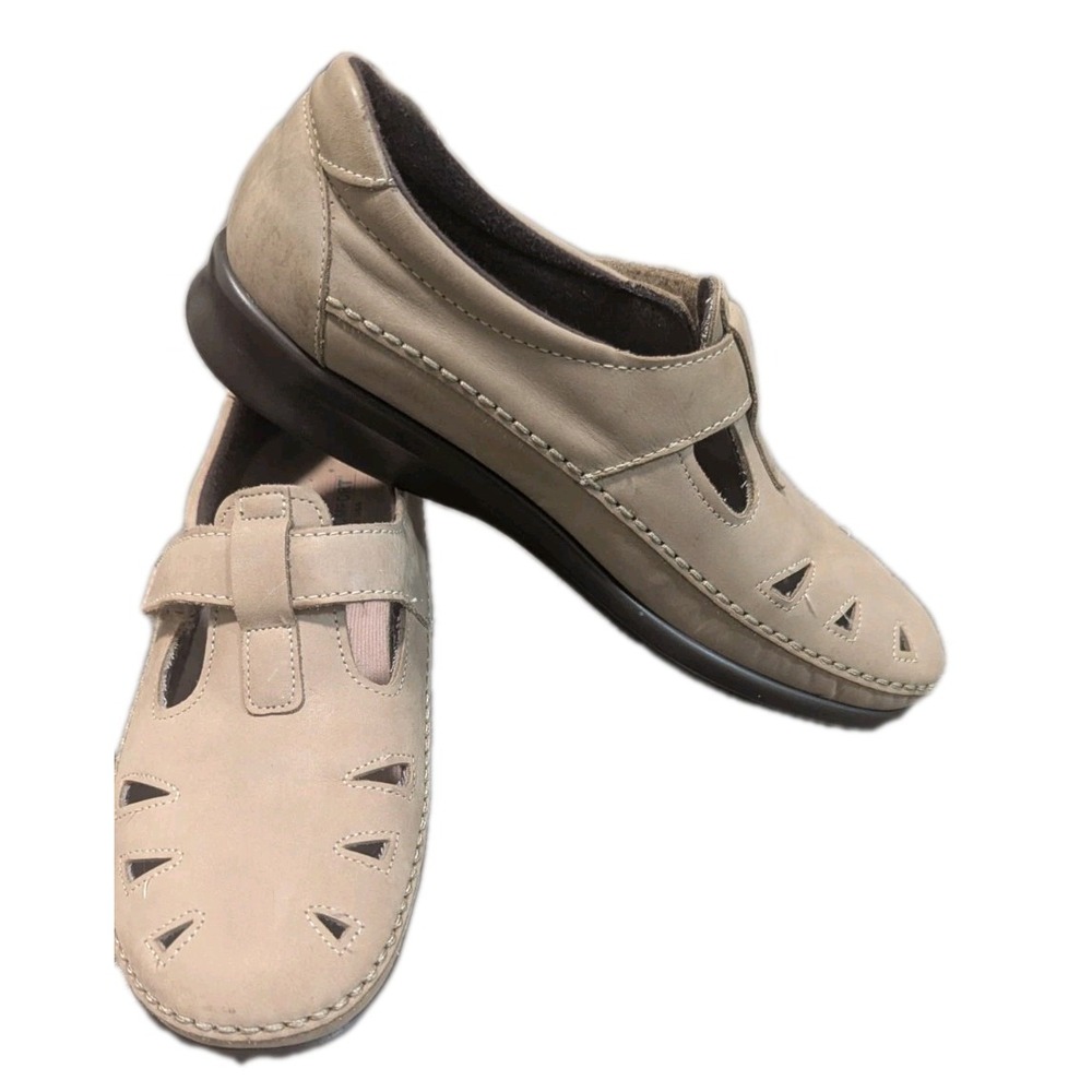 EUC SAS Womens 8.5 Tripad Roamer Comfort Shoes FlatHook & Loop Tan Leather‎ USA